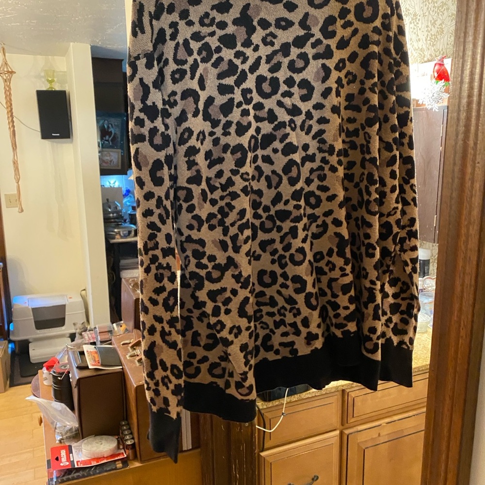 Ava & Viv Leopard Print Sweater - Black and Brown - Picture 2 of 3